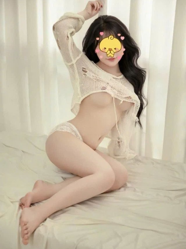Vy Vy – Body Nóng Bỏng, Phục Vụ Chu Đáo Chịch Phê